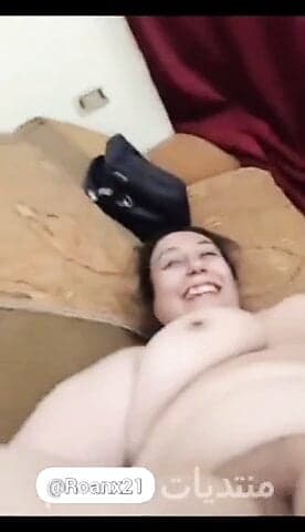 سكرتيرة مصرية خايفة وفرحانة – سكس عربي مصري